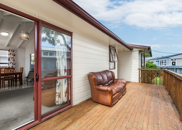  at 207 Robertson Road, Mangere East, Auckland