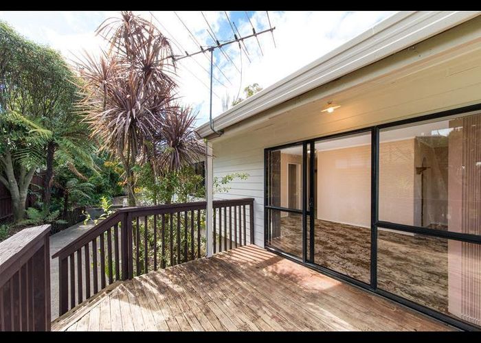 at 9 Thalia Place, Totara Vale, Auckland