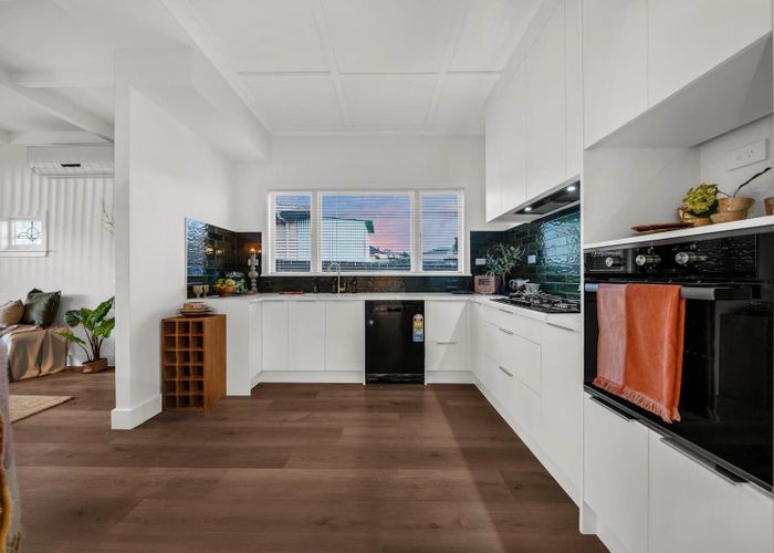  at 4050 Great North Road, Glen Eden, Waitakere City, Auckland