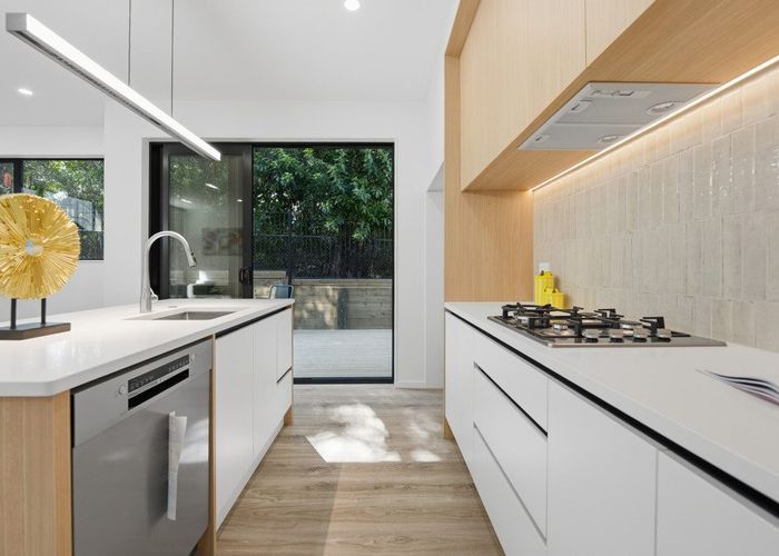  at 48 Hilling Street, Titirangi, Waitakere City, Auckland