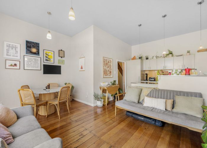  at 100 Austin Street, Mount Victoria, Wellington