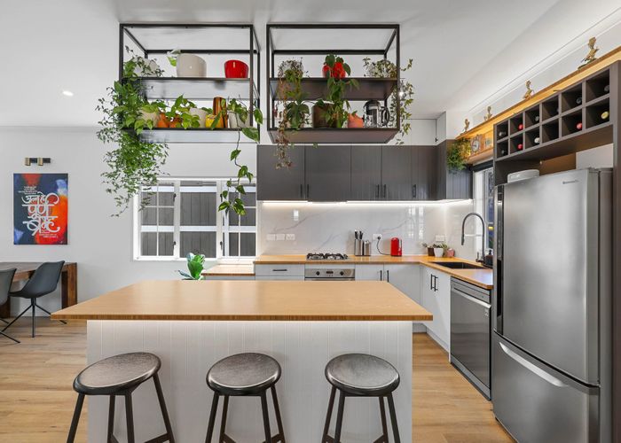  at 16 Mulvaney Crescent, Henderson, Waitakere City, Auckland