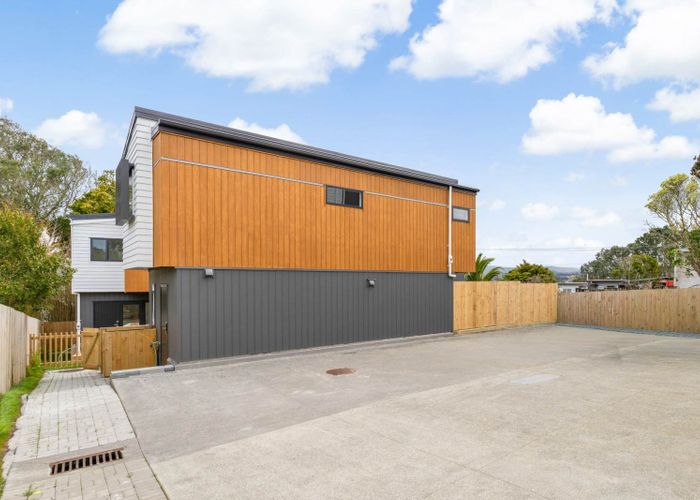  at 8/300 Great North Road, Henderson, Waitakere City, Auckland
