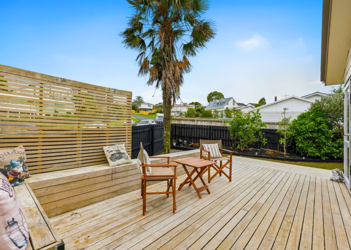  at 2/16 Crosby Road, West Harbour, Waitakere City, Auckland