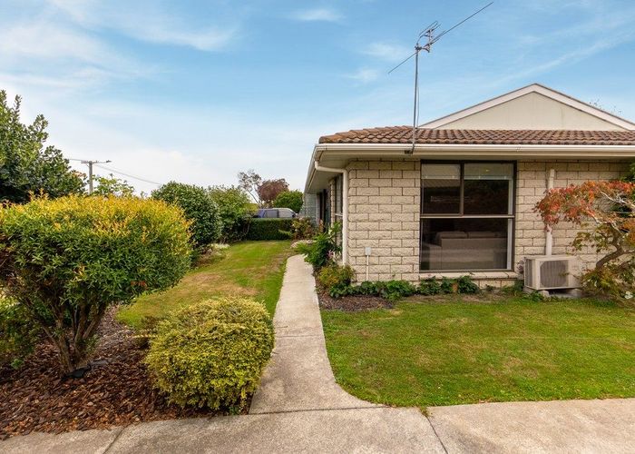  at 2/16 Veitches Road, Casebrook, Christchurch