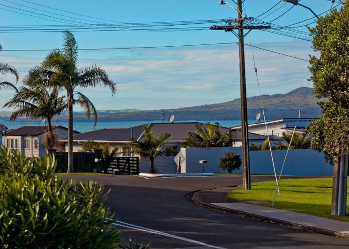  at 1 Marsh Avenue, Forrest Hill, North Shore City, Auckland