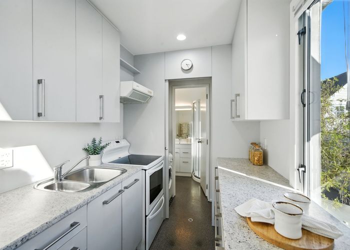  at 2/31 Gloucester Street, City Centre, Christchurch City, Canterbury