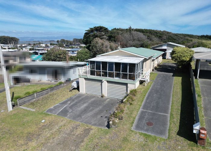 at 14 Mack Street, Foxton Beach, Horowhenua, Manawatu / Whanganui