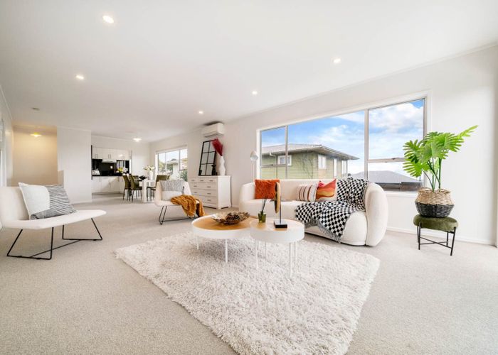  at 2/100 Sunrise Avenue, Mairangi Bay, North Shore City, Auckland
