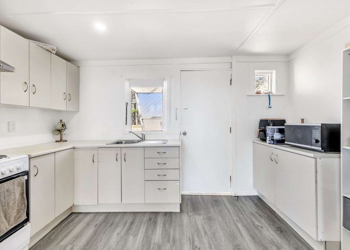  at 16 Alberta Road, Glen Avon, New Plymouth, Taranaki