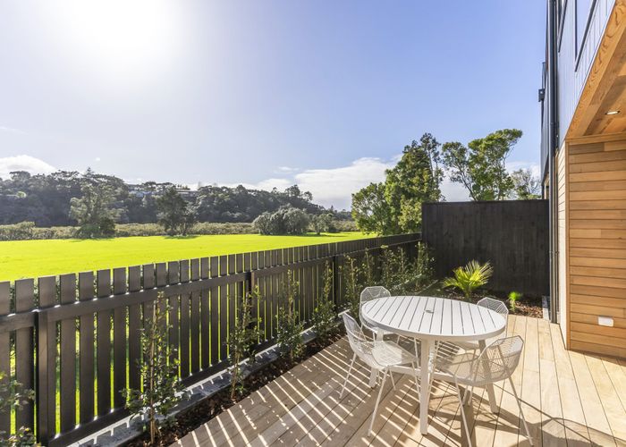  at 4/51 Taipari Road, Te Atatu Peninsula, Auckland