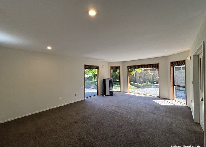  at 10 Hatfield Place, Avonhead, Christchurch City, Canterbury