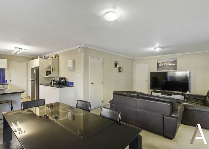  at 2 Abilene Place, Manurewa, Auckland