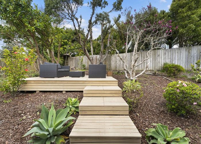  at 2/867 Beach Road, Waiake, North Shore City, Auckland