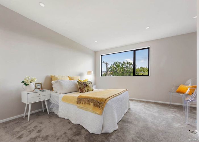  at 2/53 Archibald Road, Kelston, Waitakere City, Auckland