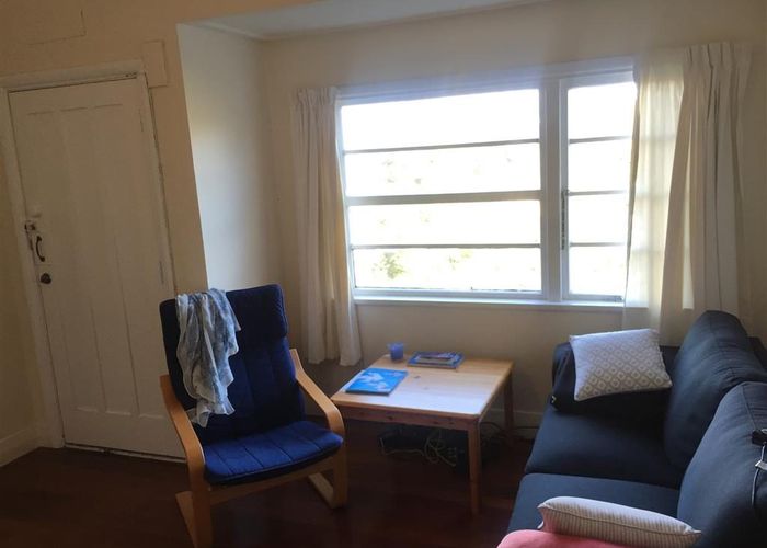  at 2/71 Garden Road, Northland, Wellington