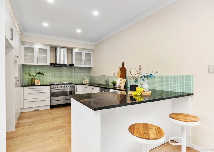  at 77 Donovan Street, Blockhouse Bay, Auckland