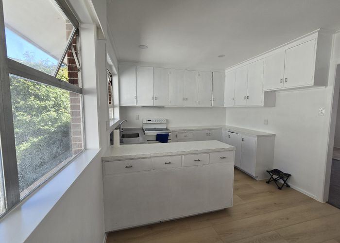  at 2/1 Rahiri Road, Mount Eden, Auckland City, Auckland