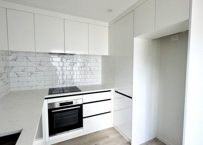 at 2/28 Alberta St, Point Chevalier, Auckland City, Auckland