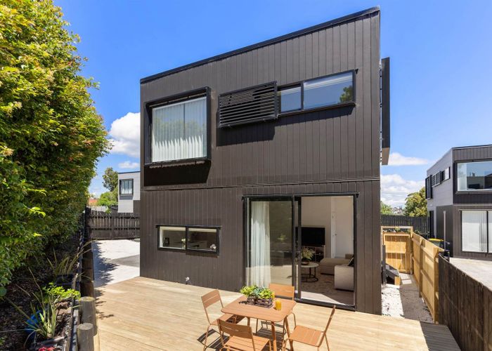  at 9/10 Hutchinsons Road, Bucklands Beach, Manukau City, Auckland