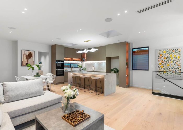  at 437A East Coast Road, Mairangi Bay, North Shore City, Auckland