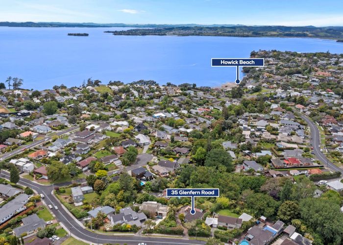 For sale 35 Glenfern Road, Mellons Bay, Manukau City, Auckland