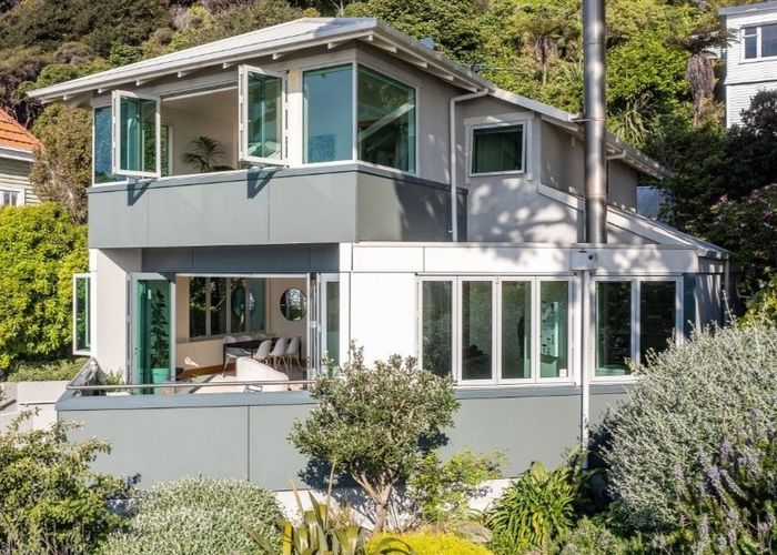 at 621 Marine Drive, Days Bay, Lower Hutt
