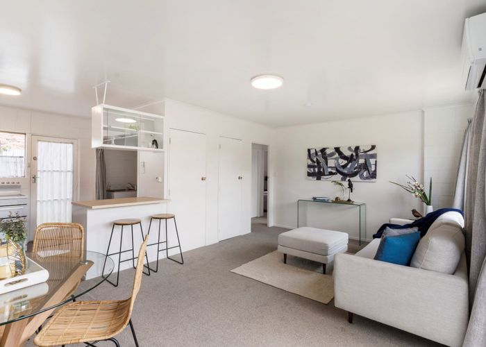  at 2/78 Panorama Road, Mount Wellington, Auckland