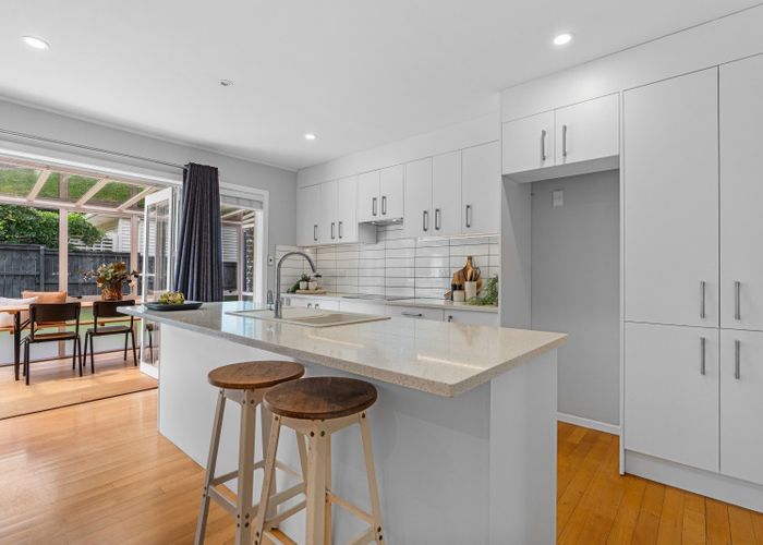  at 4/21 Woodside Road, Mount Eden, Auckland City, Auckland