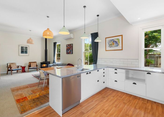 at 194 Dixon Street, Masterton