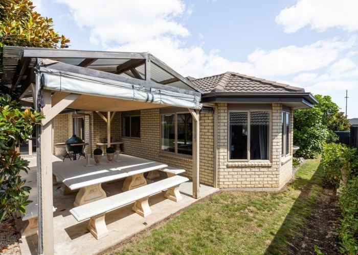  at 13 Eastridge Terrace, Huntington, Hamilton