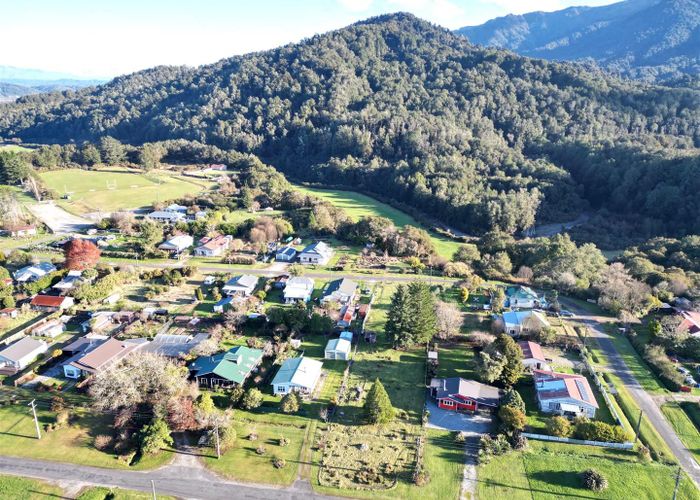  at 32 Stafford Street, Blackball, Grey, West Coast