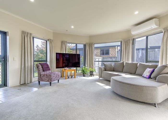  at 108 Ayrshire Drive, Grandview Heights, Hamilton