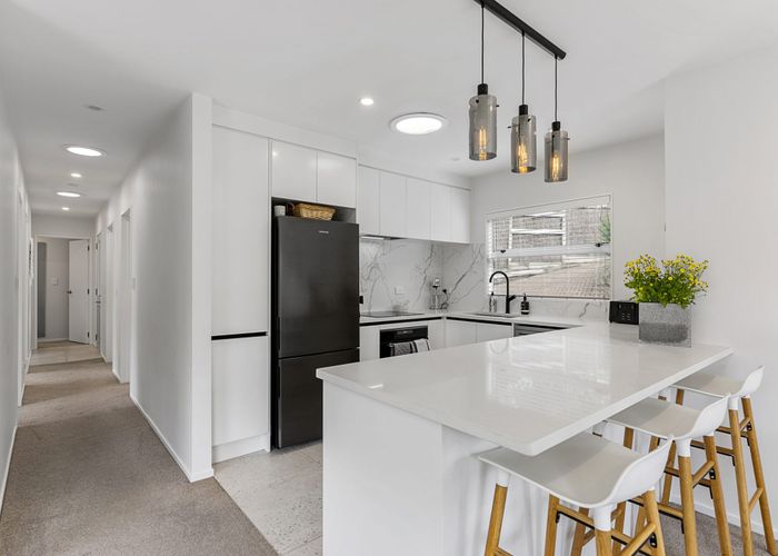  at 2/58 Botany Road, Botany Downs, Manukau City, Auckland