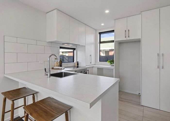  at 2/68 Barbour Street, Waltham, Christchurch City, Canterbury