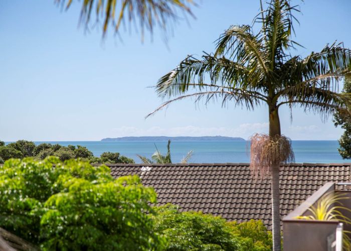  at 1/7 Scarboro Terrace, Murrays Bay, Auckland