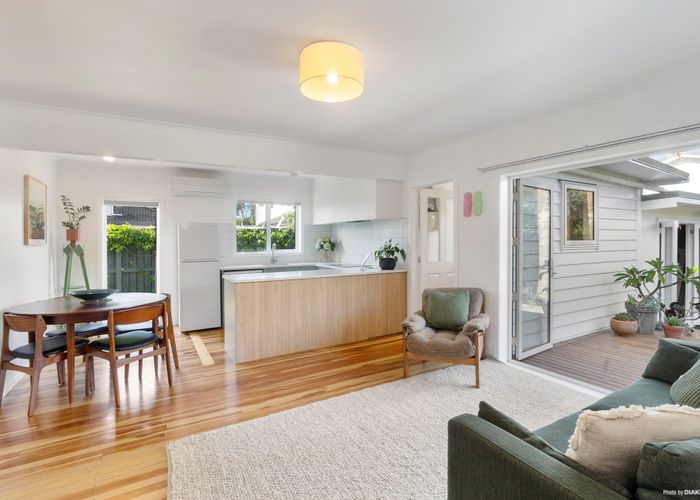  at 1/13 Oregon Avenue, Avondale, Auckland