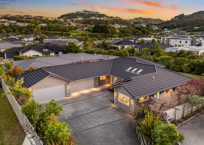  at 19 Flotilla Place, Whitby, Porirua