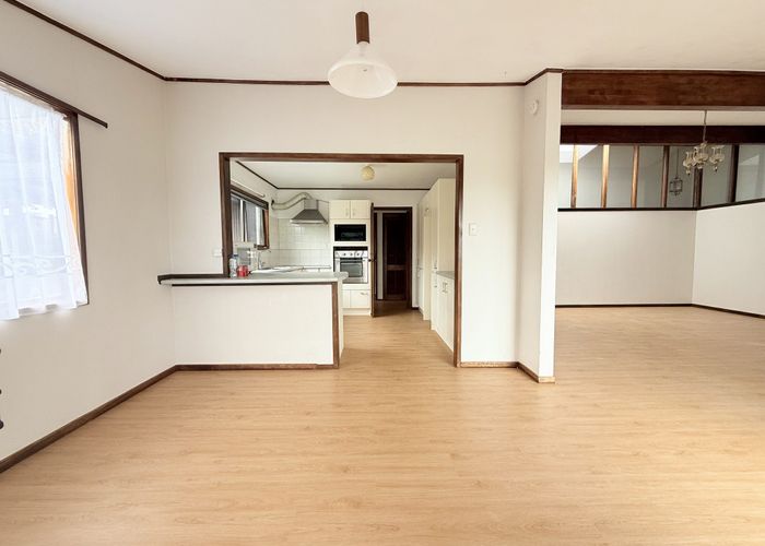  at 10 Longwood Place, Forrest Hill, North Shore City, Auckland