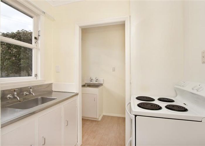  at 2/87 Featherston Street, Takaro, Palmerston North, Manawatu / Whanganui
