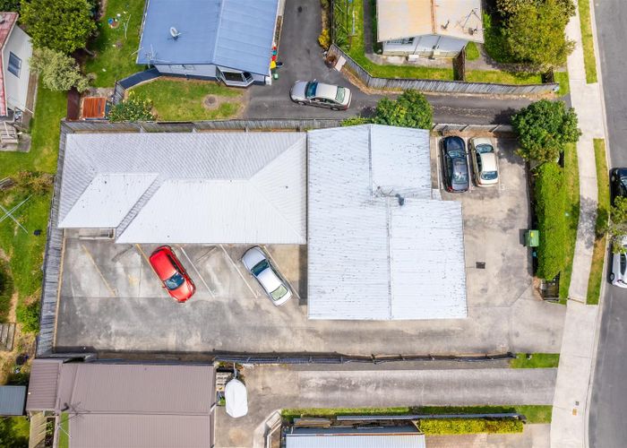  at 12 Crescent Court, Melville, Hamilton
