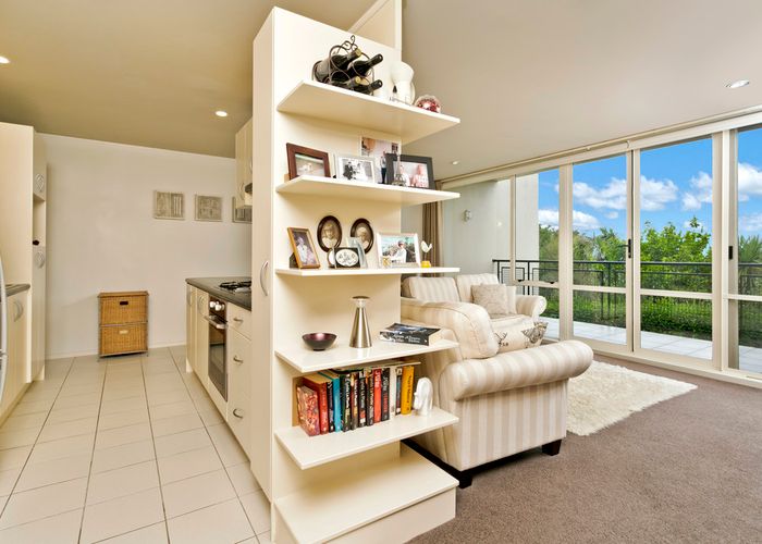  at 2/166 Mokoia Road, Chatswood, Auckland