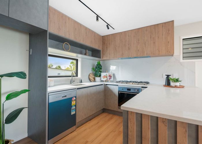  at 95E Kervil Ave, Te Atatu Peninsula, Waitakere City, Auckland