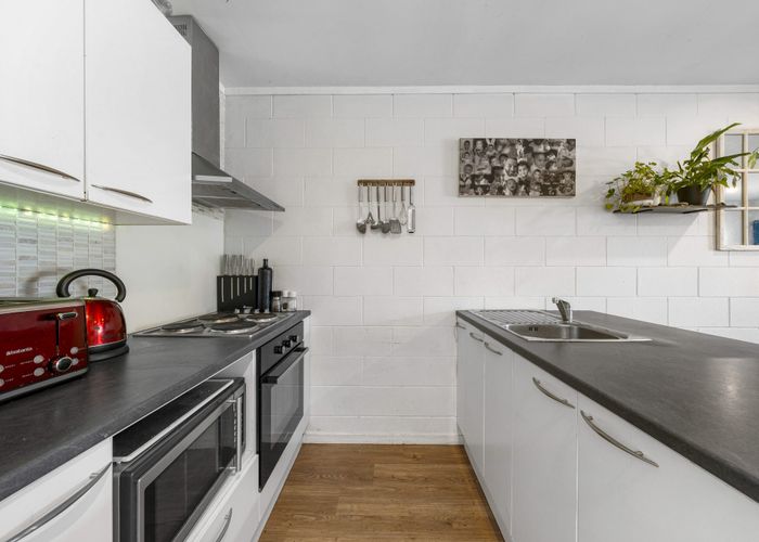  at 5/25A Vine Street, Mangere East, Manukau City, Auckland