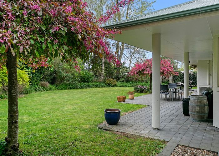  at 37 Cowley Drive, Leamington, Cambridge