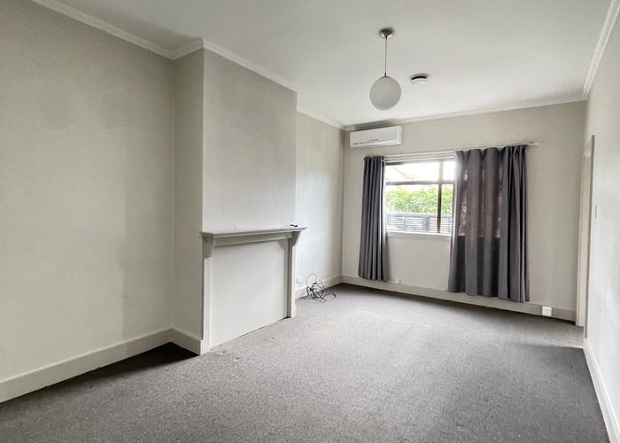  at 2/4 Momona Road, Greenlane, Auckland City, Auckland