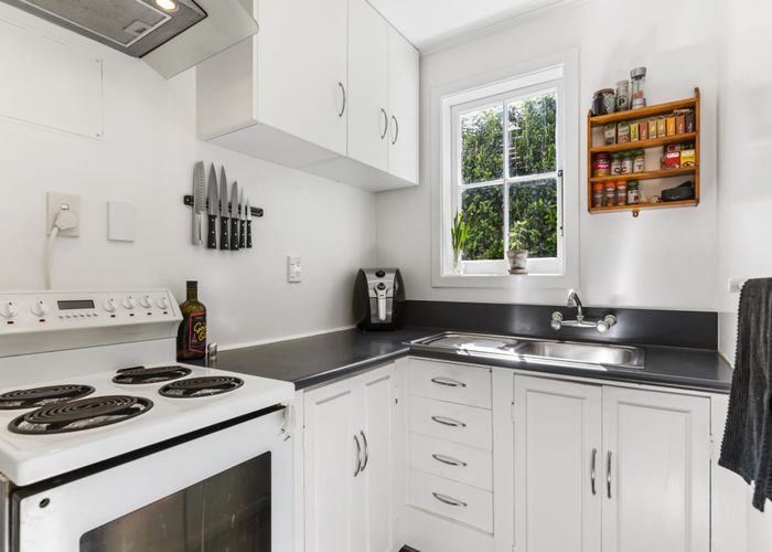  at 12 Governor Road, Northland, Wellington, Wellington