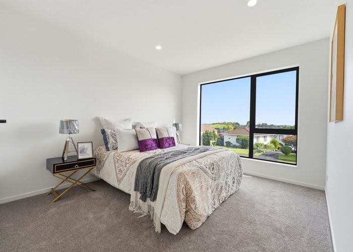  at 2/1 Sheralee Place, Bucklands Beach, Manukau City, Auckland