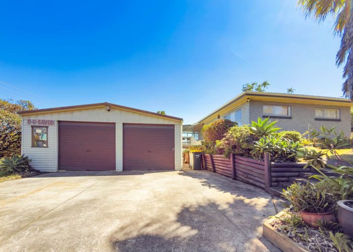  at 62 Widmore Drive, Massey, Waitakere City, Auckland