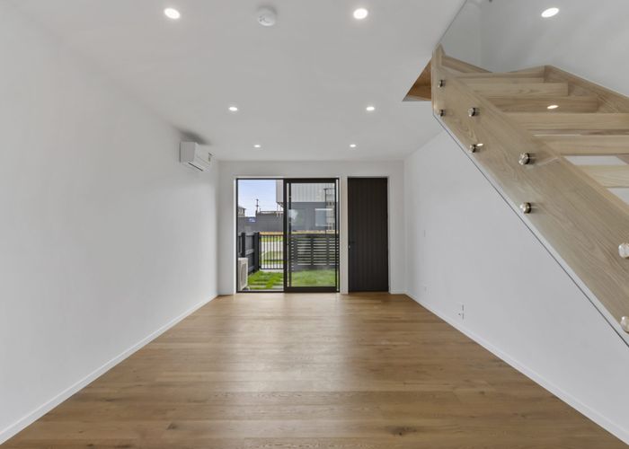  at 16/82 East Coast Road, Milford, North Shore City, Auckland